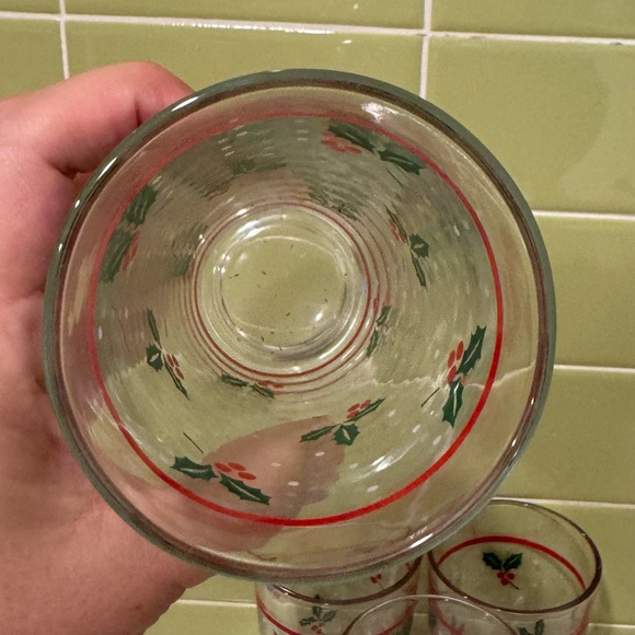 Festive Holiday Glasses with Holly Design - Set of 4 - Picture 7 of 9